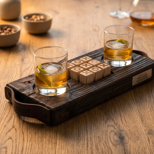 The Game Night Duo houten borrelspel met twee glazen, gegraveerde spelblokjes en leren handvaten